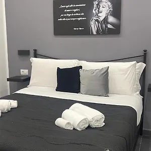 https://one-hundred-rooms-garden.it-romehotels.com